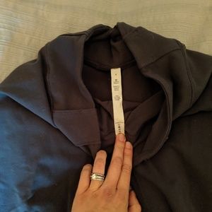 [SOLD] EUC Lululemon gray pants